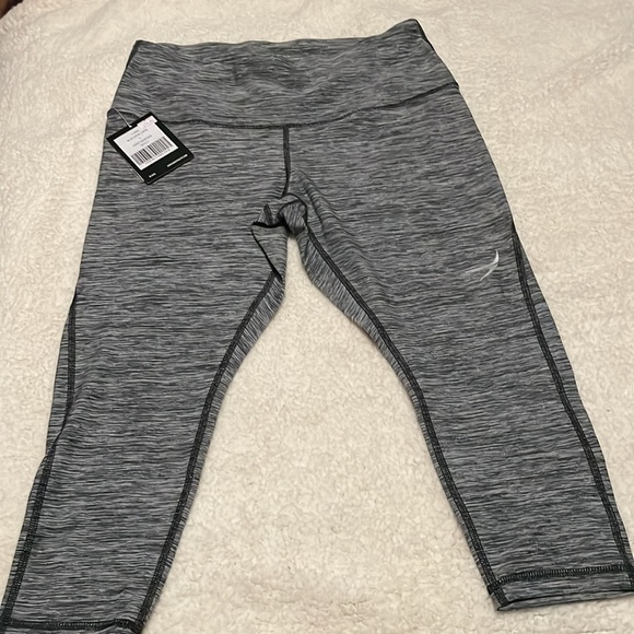 031EA.- Endeavor Athletic. Eclipse Capri. Size Large - Picture 4 of 5